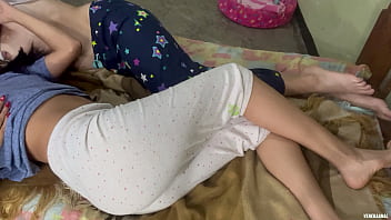 Mi amiga lesbiana me pide que le chupe las tetas