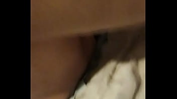 Me la jalo mientras la gordis se pone guapa para una culiada