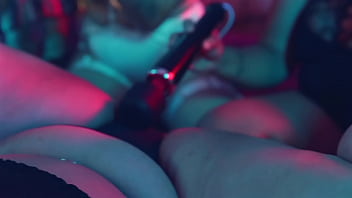 Two hotties who appreciate my feet