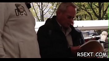 Dinky rams alluring woman goldie's fanny