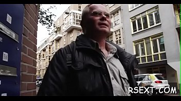 Dinky rams alluring woman goldie's fanny