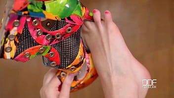 High heels toe teaser tempts with bare feet too