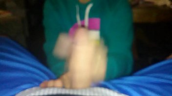 Sirpapi recieves the hand job of hand jobs