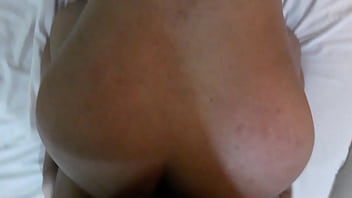 Satisfazendo o namorado corno