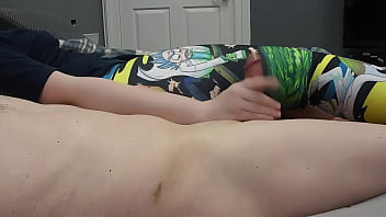 Milf pawg gives hand job climbs on top and finsihed from behind