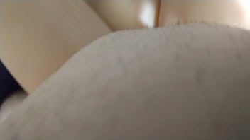 El cobarde de mi padrastro le dio miedo llenarme el coño de mucha leche espesa