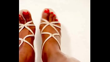 Perfect day for foot worship #feet #blackfeet #feetworship #ebonyfeet #footfetish #transfeet #pedicure #prettyfeet #big