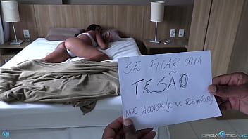 If you are horny me up and fuck me good se ficar com tesão me acorda e me fode gostoso