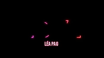 Allez viens on y est bien dans ma petite chatte toute lisse la vidéo