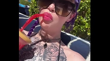 Having fun in the sun ️ buy ur big booty goddess a drink$smokiestlynx