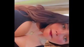 Jalatela con mis tetas porfavor