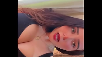 Jalatela con mis tetas porfavor