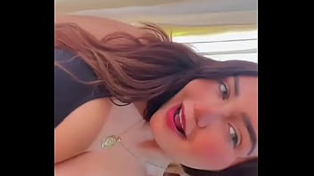 Jalatela con mis tetas porfavor