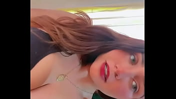 Jalatela con mis tetas porfavor