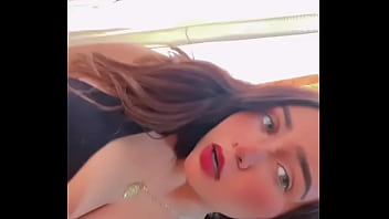 Jalatela con mis tetas porfavor