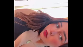 Jalatela con mis tetas porfavor