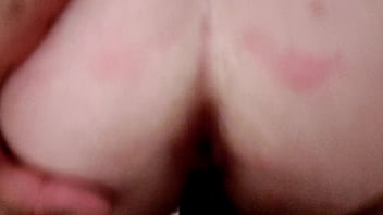 De gatinhas a explorar os buracos