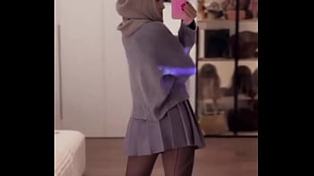 What outfit is better to wear to the store for bread