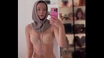 What outfit is better to wear to the store for bread