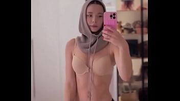 What outfit is better to wear to the store for bread