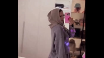 What outfit is better to wear to the store for bread