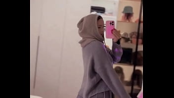 What outfit is better to wear to the store for bread