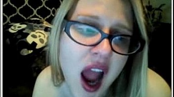 Horny blonde wants cum in her mouth camg8