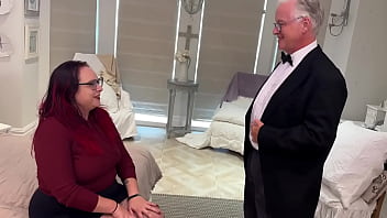 Savannah the american tourist and bad butler