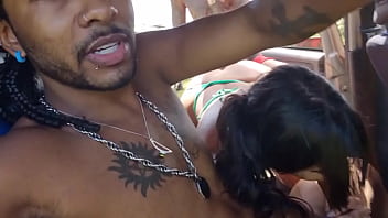 Carona em troca de sexo eles param o carro pra me foder no meio do mato