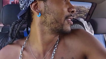 Carona em troca de sexo eles param o carro pra me foder no meio do mato