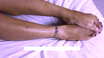 Lightskin african girl uses her pretty feet to please a dick Lightskin african girl uses her pretty feet to please a dick