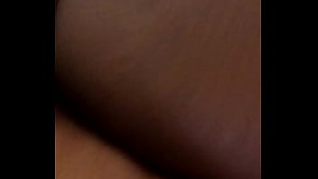 Socando na coroa negra de quatro