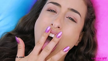 Sexy teen model naked clsoe up