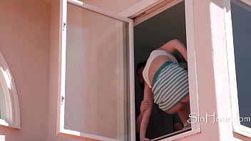 Adira allure exposes her booty to find her kitth