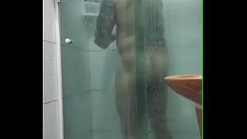Fui flagrado tomando banho gostam