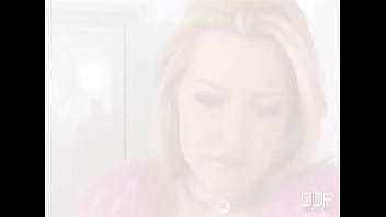 Partygirl gives us the moone