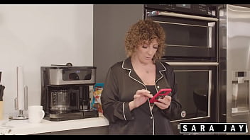 Extra creamy latte delivery sara jay gets fucked by hollywood