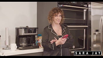 Extra creamy latte delivery sara jay gets fucked by hollywood