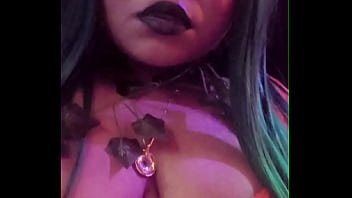 Someone come spank my kitty