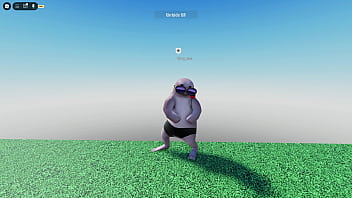 Garoto com pauzão dança enquanto ouve gemido da garota gostosa