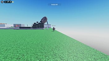 Garoto com pauzão dança enquanto ouve gemido da garota gostosa