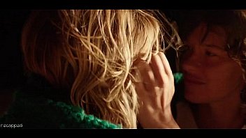 Dianna agron paz de la huerta bare 2015 hd 720p