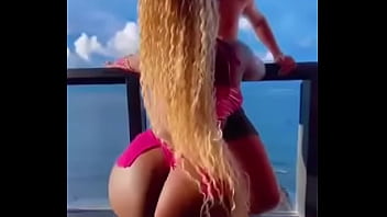 Alguém aki gosta que eu rebole assim bem devagar