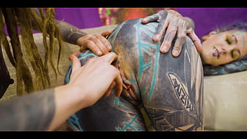 Alt queen gets her ass opened up