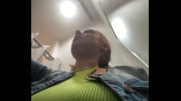 Masturbate in the changing room