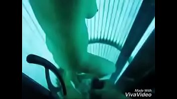 She don't know i spying her and jerk