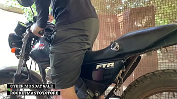 Automatic robot blowjob machine allows man in lockdown to have sex with old japanese bike Automatic robot blowjob machine allows man in lockdown to have sex with old japanese bike
