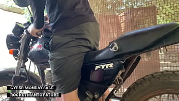 Automatic robot blowjob machine allows man in lockdown to have sex with old japanese bike Automatic robot blowjob machine allows man in lockdown to have sex with old japanese bike