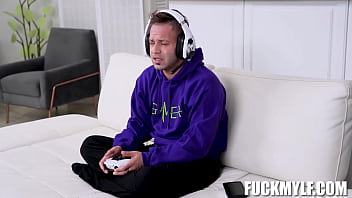 Let your stepmommy show you why pussies are not overrated