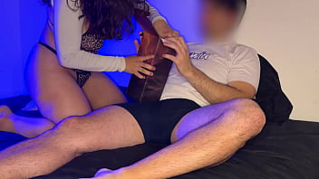 ¿cuánto tiempo aguantas si una tetona te masturba asi de rico juguete sexual para penes